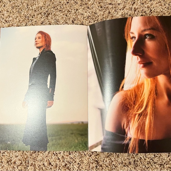 Vintage Scarlet’s Walk Tour Program Tori Amos 2002-2003 Concert Program Book - Picture 5 of 6